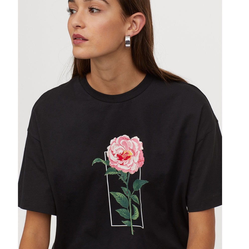 Shawn Mendez world tour t shirt with a rose print